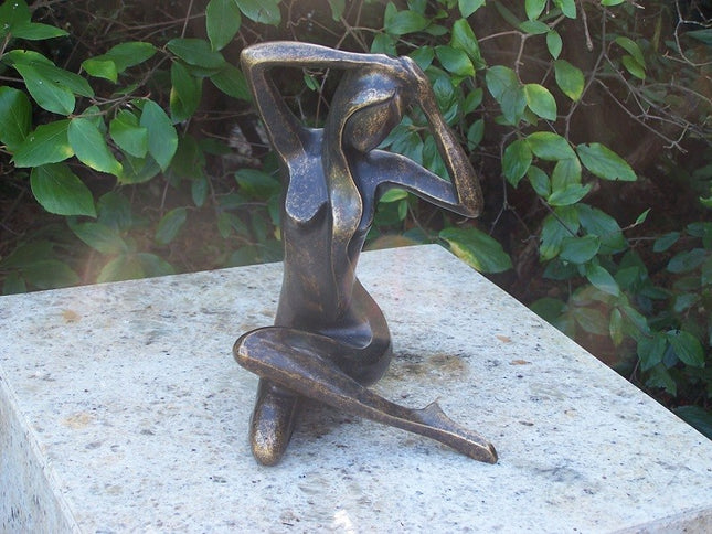 Bronze statue Seated woman 24x17x18cm