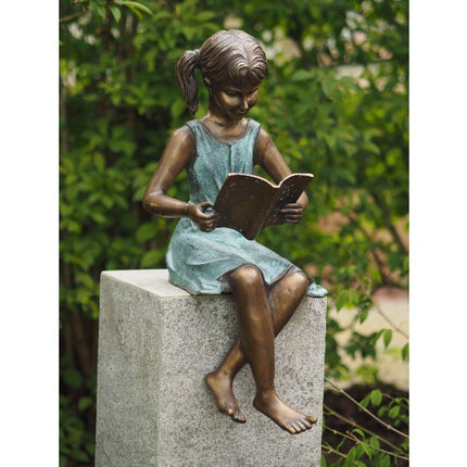 Bronzen beeld Meisje met boek 64x30x29cm