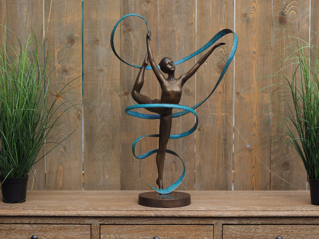 Bronzen beeld Turnster met lint 89x27x47cm