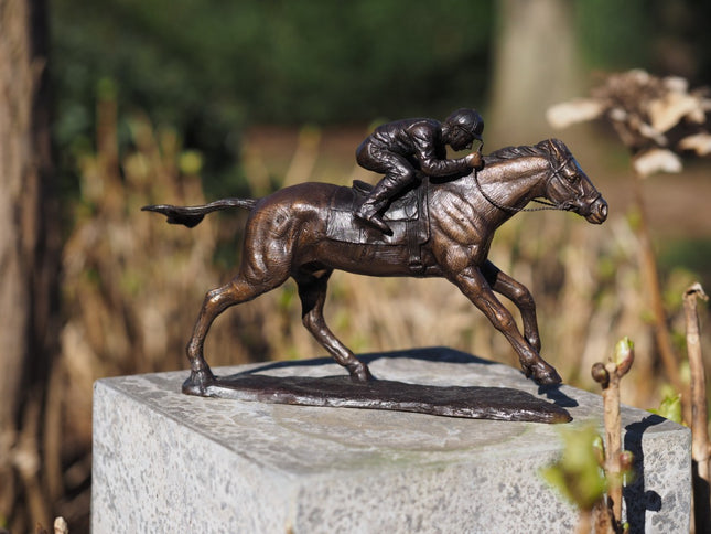 Bronzen beeld Jockey op paard (klein) 17x7x28cm