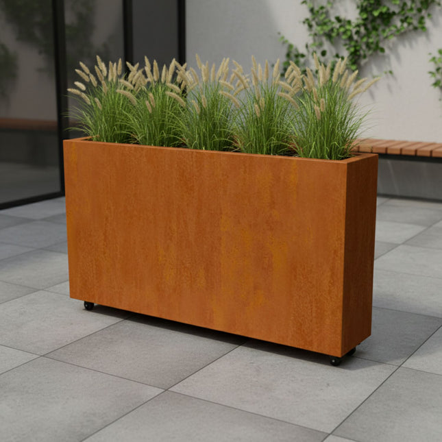 Langwerpige cortenstalen plantenbak met wielen 150x30x80 cm