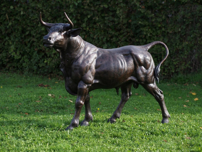 Bronzen beeld Stier 160x65x190cm 115kg