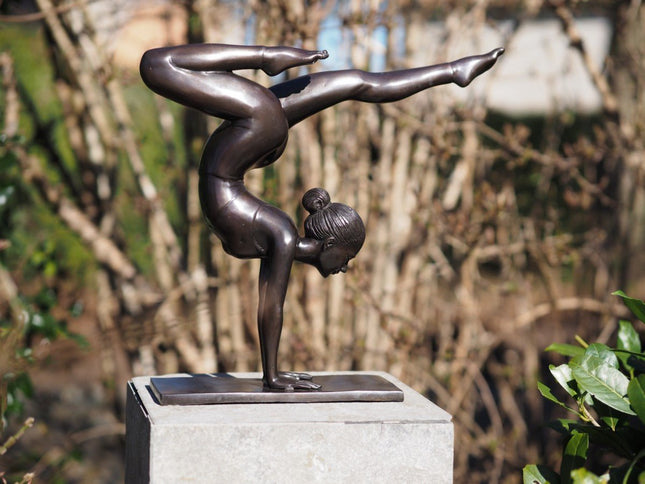 Bronzen beeld Yoga Meisje Handstand 36x12x40cm - Doika - Bronzen beeld - Doika - 5410807014967 - BS1496B