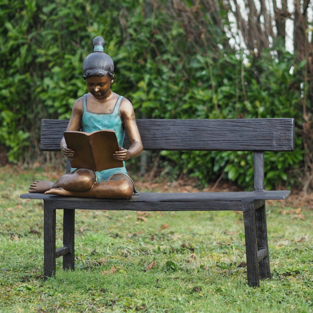 Thermobrass Reading girl on bench 105x35x112cm (HxBxL) - Doika BV - Bronzen beeld - Thermobrass - 5410807972069 - B97206